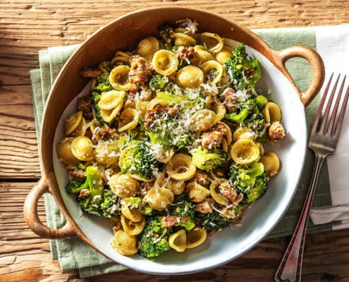 pesto pasta with sausage and broccoli